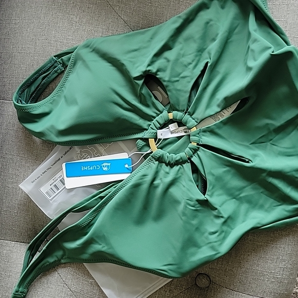 Cupshe one piece - Picture 4 of 4